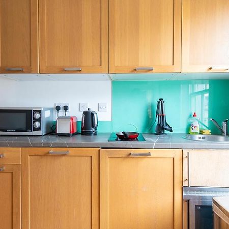 London Central Studio Экстерьер фото