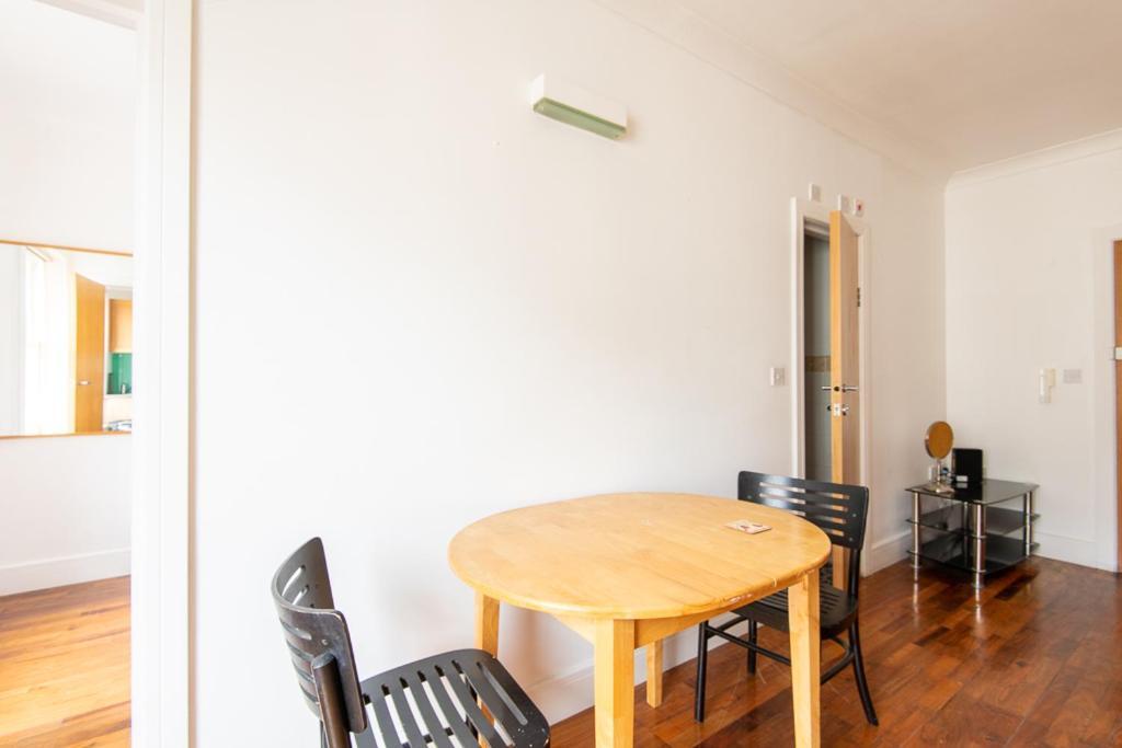 London Central Studio Экстерьер фото